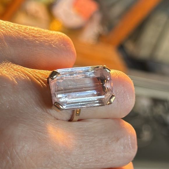 14k Kunzite Ring - Picture 12 of 17